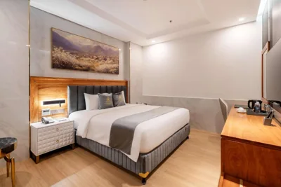 带浴缸豪华双人房 — Le Saigon Grand Hotel