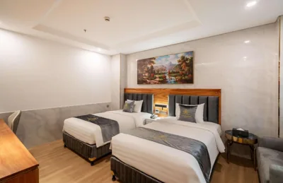 带浴缸双床房 — Le Saigon Grand Hotel